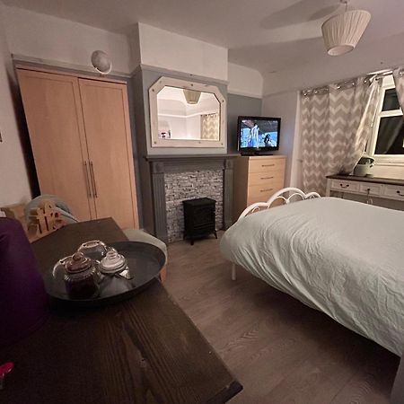 Apartamento Redditch Rest Near Town Centre & Transport Links Exterior foto