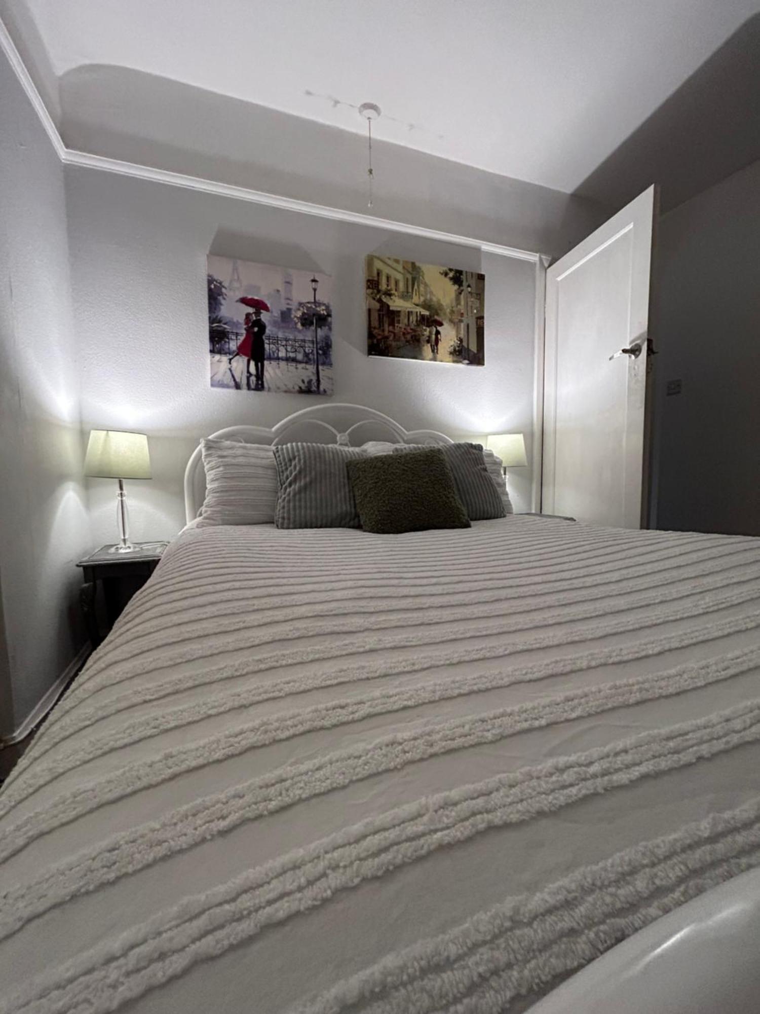 Apartamento Redditch Rest Near Town Centre & Transport Links Exterior foto